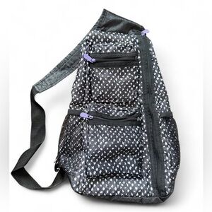 THIRTY-ONE brand crossbody sling bag.Like new! Black&white design, lining purple